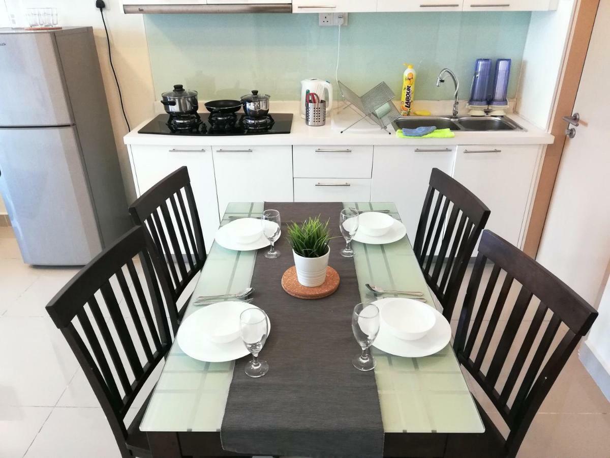 Ara Damansara Oasis Residence, Specious 4-8pax, 8min Subang Airport, 10min Sunway *